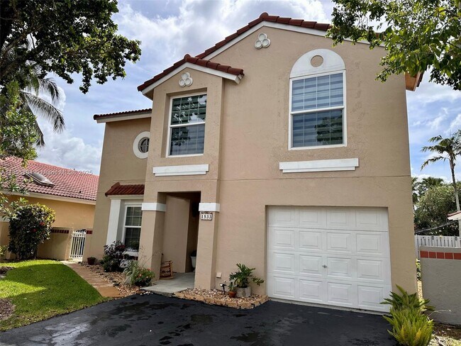 Foto del edificio - 1533 Garden Rd