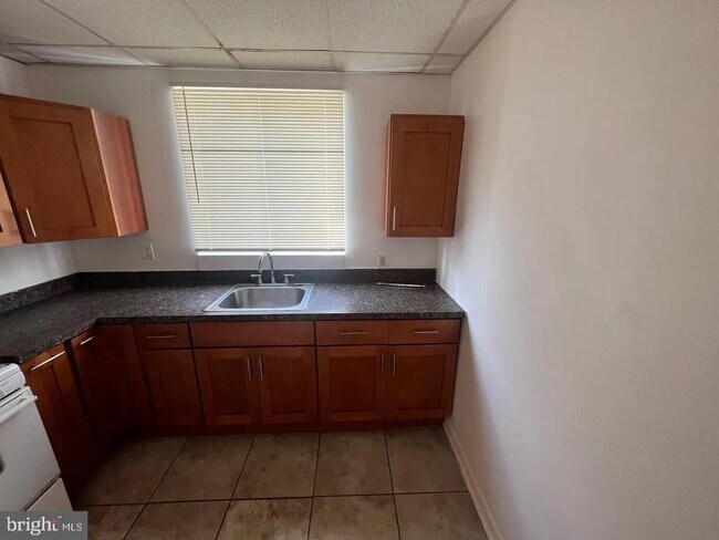 Building Photo - 32 E Browning Rd