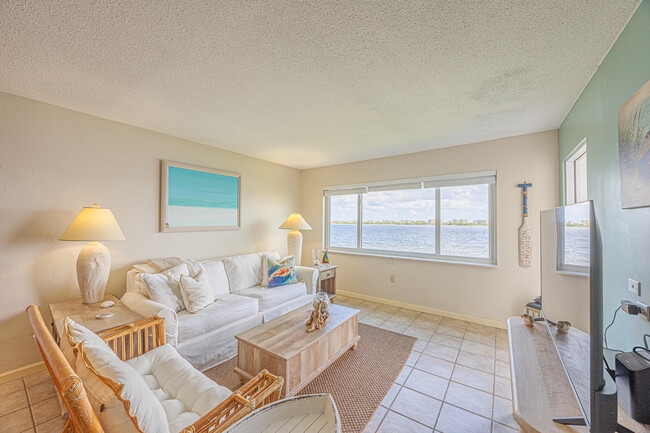 Foto del edificio - 1516 S Lakeside Dr