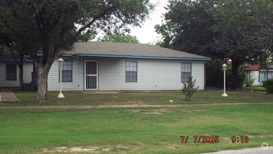 Building Photo - 927 W Formosa Blvd