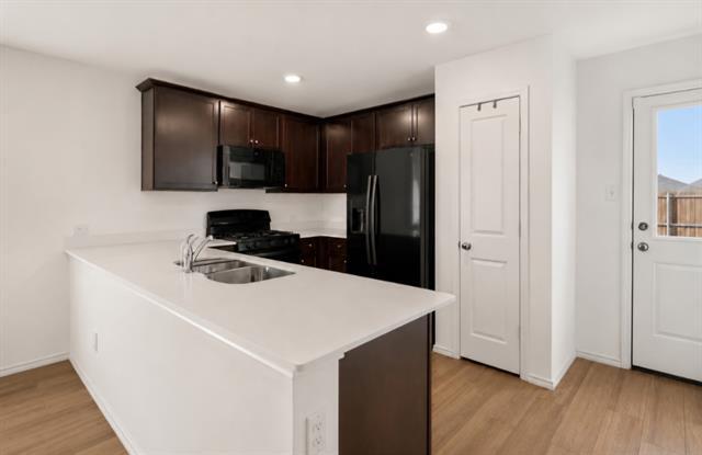 Foto del edificio - 2729 Rosewater Ln