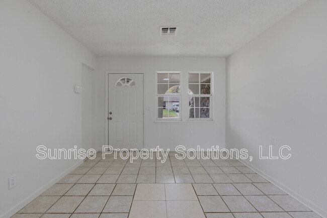 Foto del edificio - 9301 N Sherwell Dr