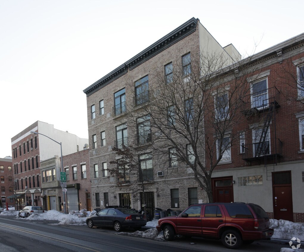Primary Photo - 203-205 Franklin St