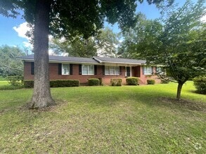 Building Photo - 7162 Everett Dr
