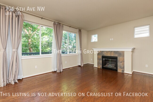 Building Photo - Truly spectacular find in downtown Issaquah!