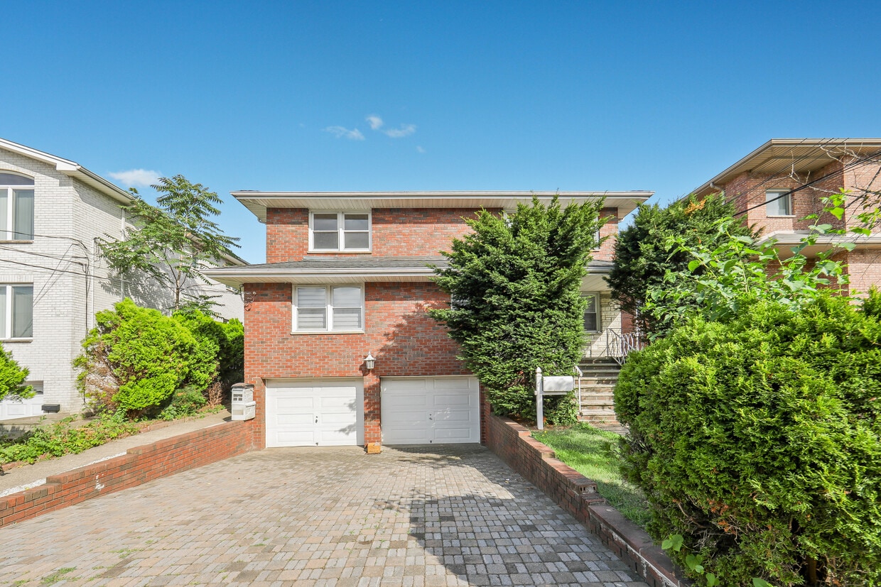 Photo - 428 Lincoln St (Palisades Park, NJ)