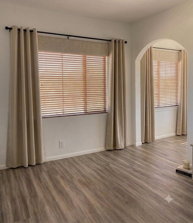 Foto del edificio - 1530 E Diamond St