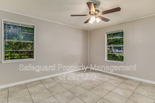 Foto del edificio - 1015 Winton Ave