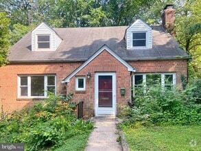 Building Photo - 2711 Parkway