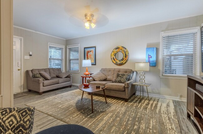 Foto del edificio - 3BD/1BA Home located in Colonial Acres!