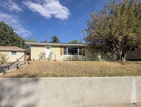 Building Photo - 407 Rohan Ave