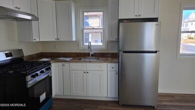 Building Photo - 513 Prospect Ave