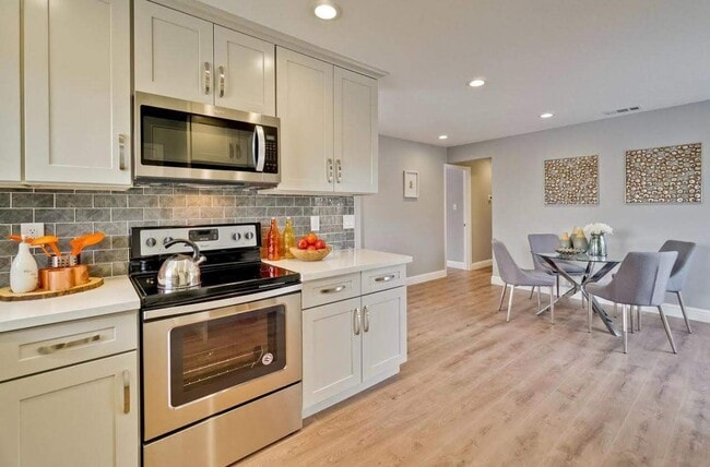 Building Photo - 5365 Silver Reef Dr