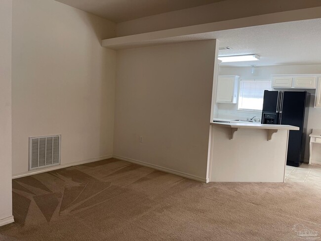 Foto del edificio - 6737 Summit Dr