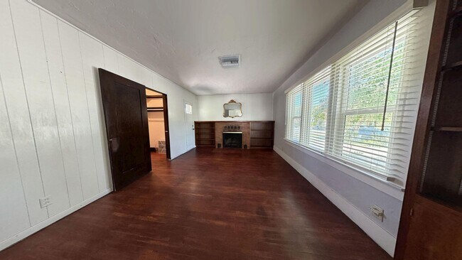 Foto del edificio - 1320 E Colton Ave
