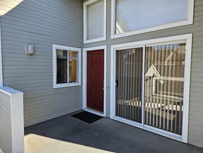 Building Photo - 833 Port Walk Pl