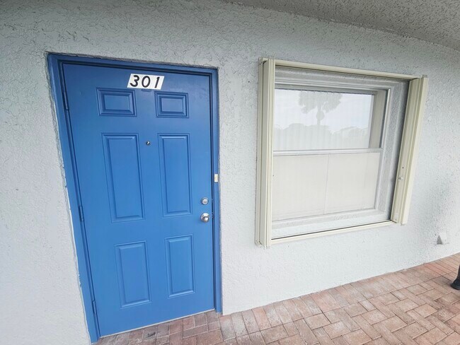Foto del edificio - 14747 Cumberland Dr