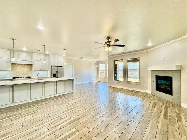 Foto del edificio - 14524 Rochefort Ln