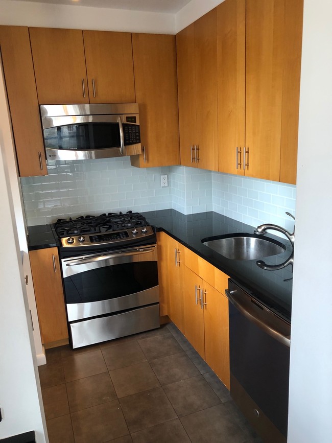 Foto del edificio - 200 E 64th St