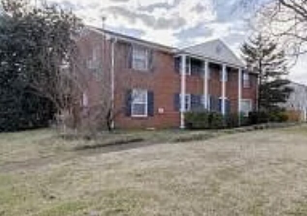 Building Photo - 685 Harding Pl