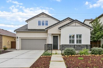 Building Photo - 1824 Estrada Dr