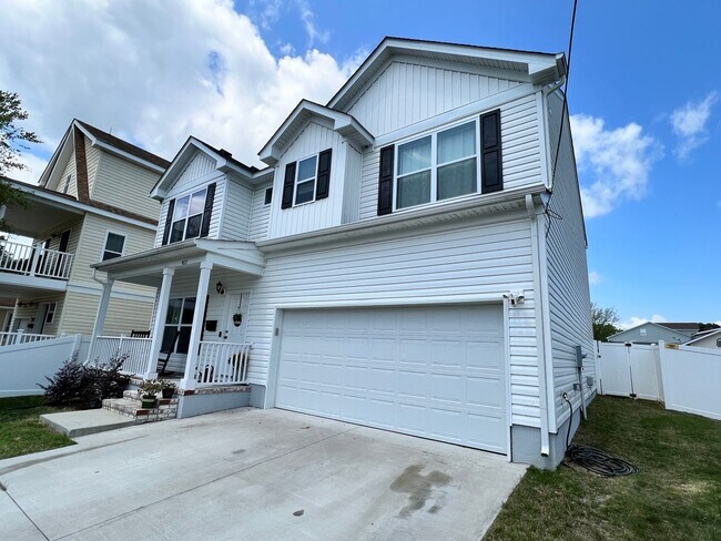 Foto del edificio - 4 bedroom newly built home in Ocean View, ...