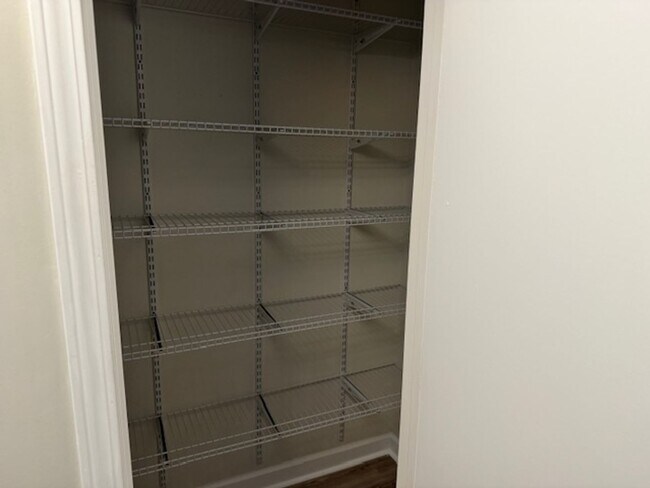 Foto del edificio - 200 Snead Rd