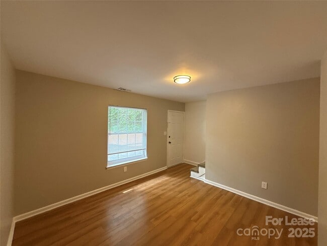 Building Photo - 409 Hawley Ave