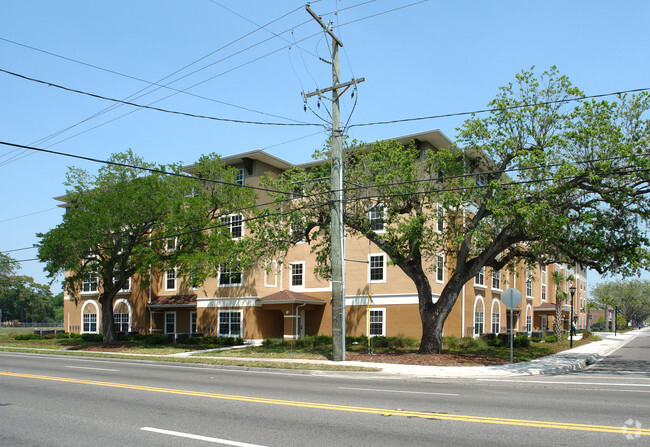 Building Photo - Oaks at Riverview - CLOSED WAITLIST