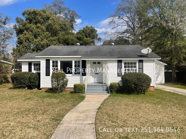 Foto del edificio - 2456 McLaughlin Dr