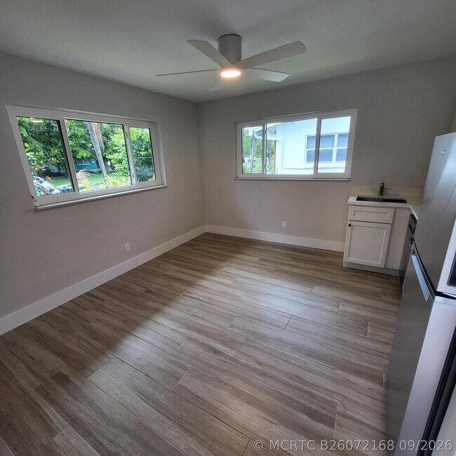 Foto del edificio - 809 NW 30th Ct