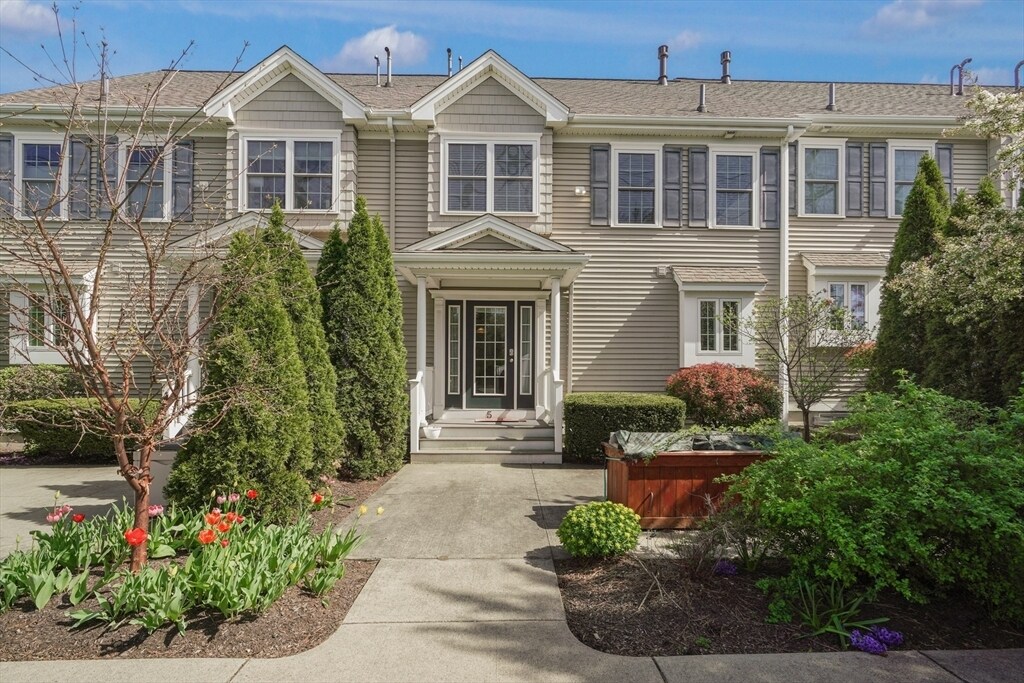 Foto principal - 1284 County St
