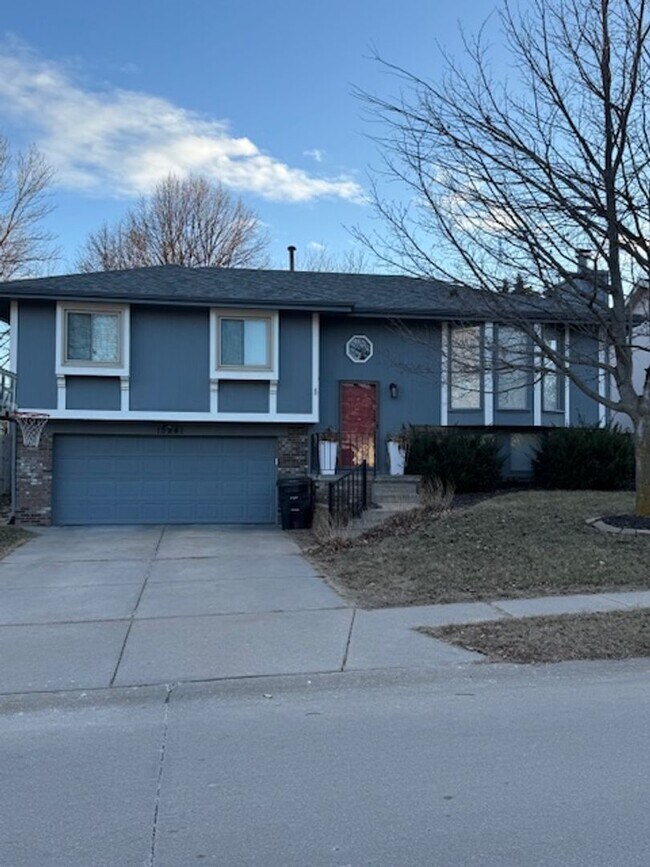 Foto del edificio - Bright & Modern 3 Bedroom Steps From Zorin...