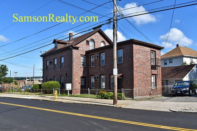 Building Photo - 157 Pidge Ave