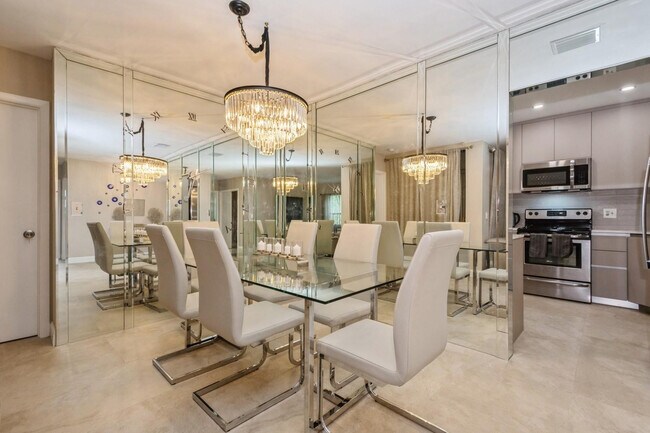 Foto del edificio - 4485 Carambola Cir S