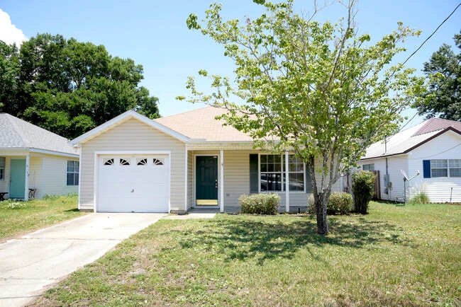 Building Photo - 645 Jerrells Ave