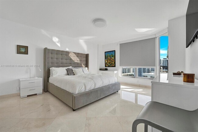 Foto del edificio - 3530 Mystic Pointe Dr