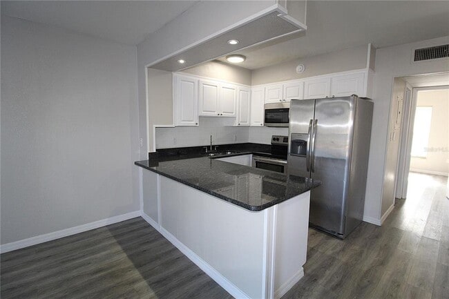 Building Photo - 1860 Phillippi Shores Dr