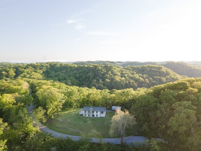 Building Photo - **5 BEDROOM HOME ON A 1.4-ACRE LOT WITH TH...