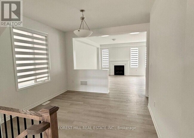 Photo du bâtiment - 1194 Stirling Todd Ter