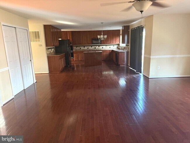 Building Photo - 18 Brushy Creek Cir