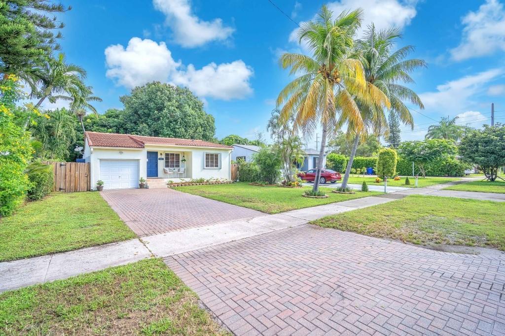 Foto principal - 3 bedroom in Hollywood FL 33020