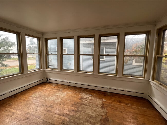 Building Photo - 60-62 Tayco St