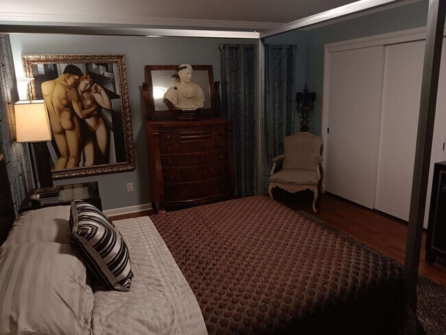 Foto del edificio - Huge 2-Bedroom Home in Heart of OKC – Fire...