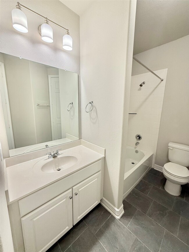 Building Photo - 15810 Tullich Knl Dr