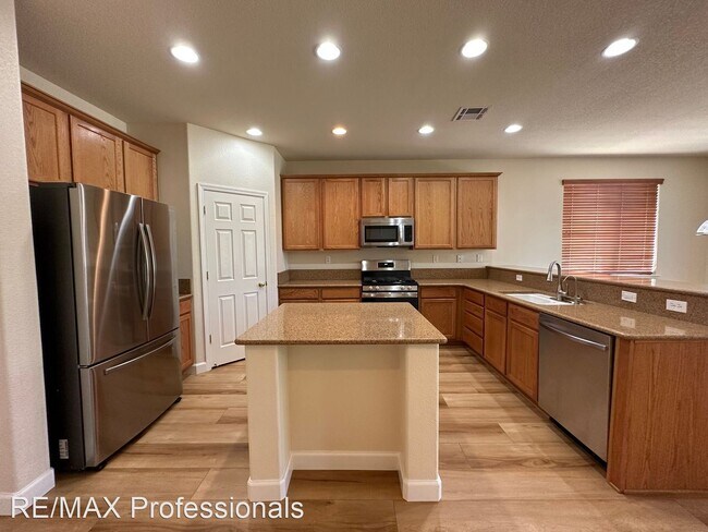 Building Photo - 4 br, 2.5 bath House - 6969 Jermann Court