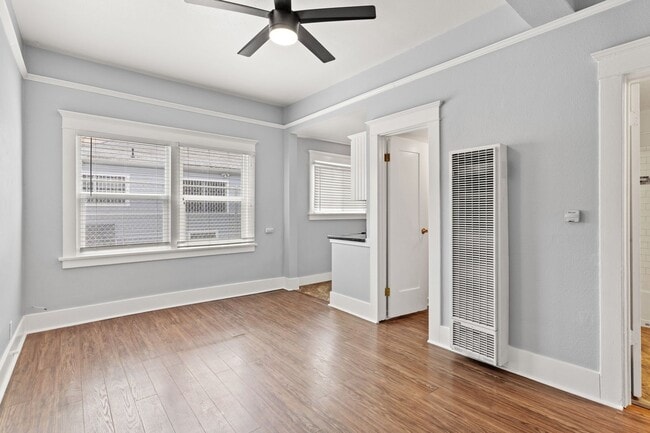 Building Photo - 138 Elm Ave
