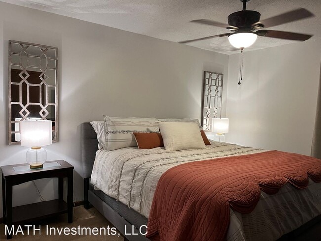 Building Photo - 2 br, 2 bath House - 2719 B Greenbriar Dr.