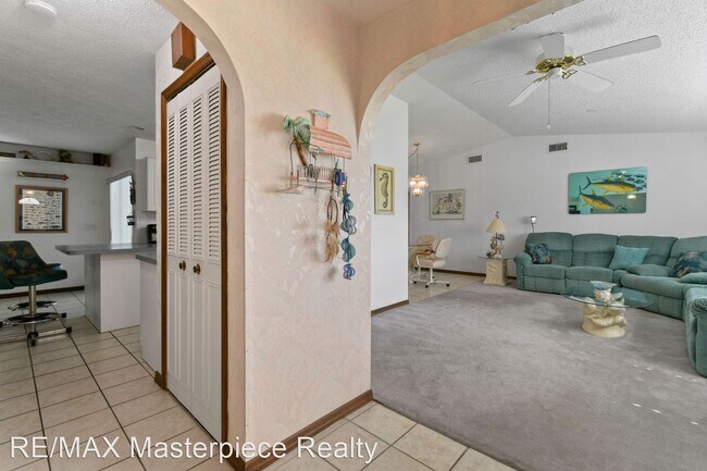 Building Photo - 3 br, 2 bath House - 2966 SE CATES CIRCLE
