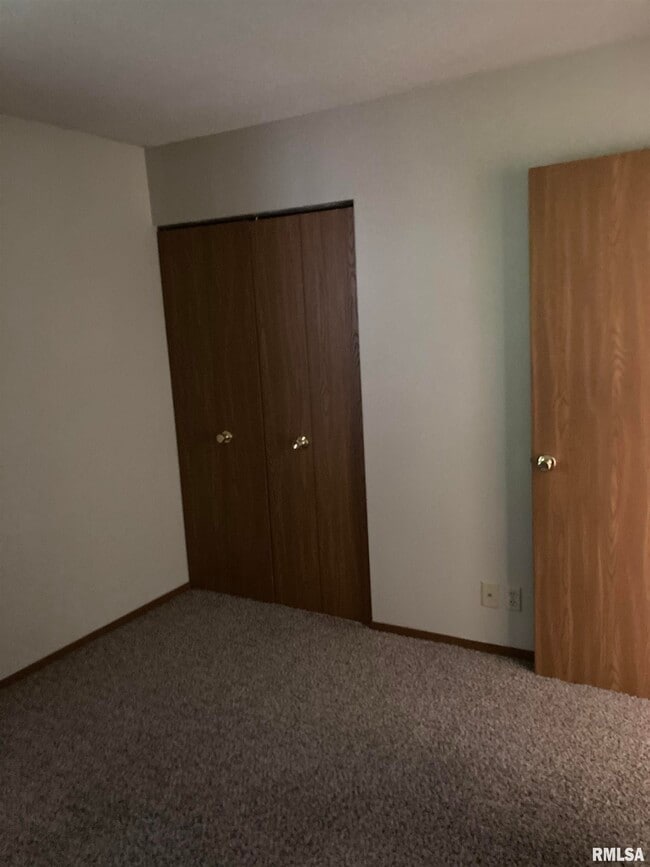 Building Photo - 2708 W Willowlake Dr